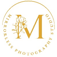 Mirrorless Photo Studio Logo
