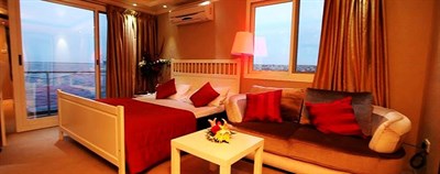 Al Jawhara Floating Suite