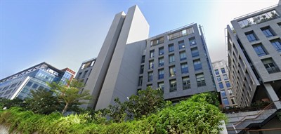 Gate Village Building 4