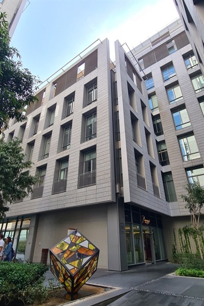 Gate Village Building 10