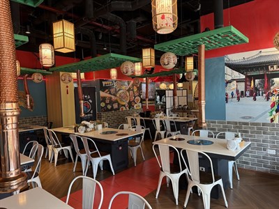 Mukbang Shows Korean BBQ And Seafood Restaurant