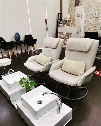 Genavieve Beauty Salon