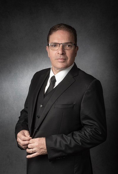 Dr. Augusto Valente