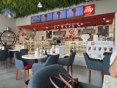 Red Ribbon Cakes & Bistro