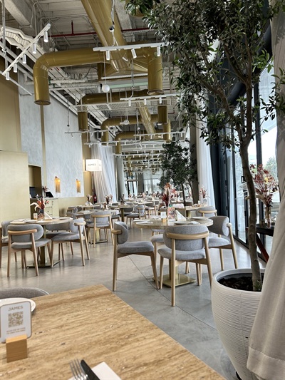 James Cafe