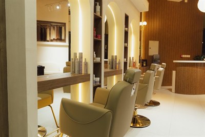 Para Ella Hair & Nails Ladies Salon