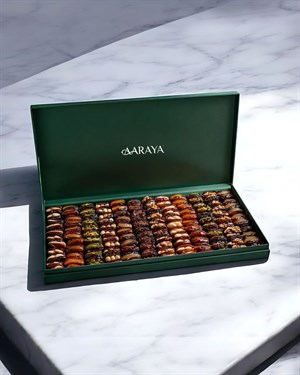 Emerald Luxe Assorted Dates Gift Box – Large