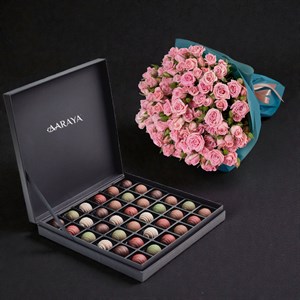 Luxury Valentine’s Chocolate & Blush Rose Bouquet Set